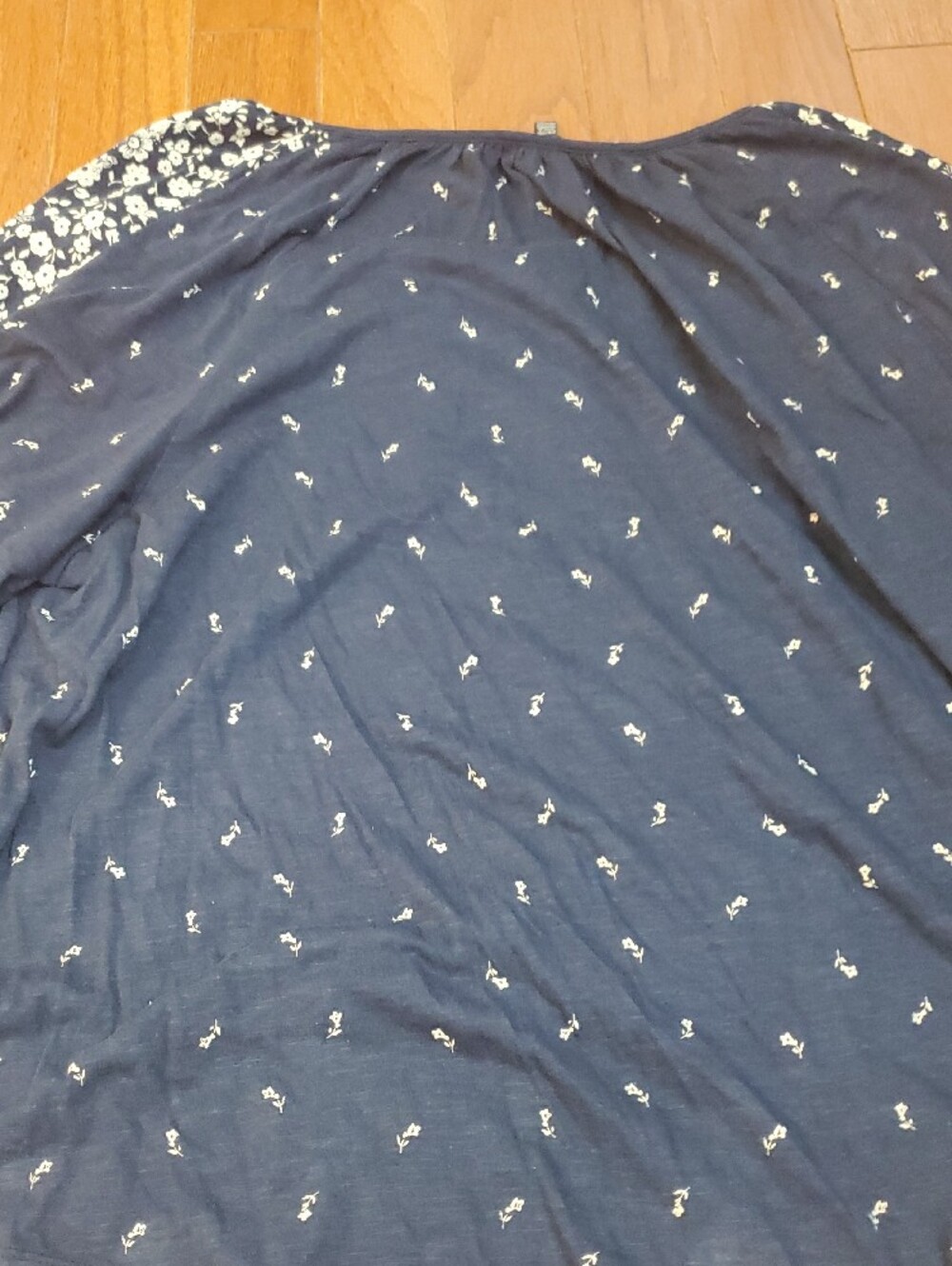 Lucky Brand 2X navy blue floral Printed Top - Picture 10 of 10